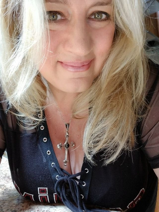 Dating Women Over 50: A Modern Guide to Real Confidence